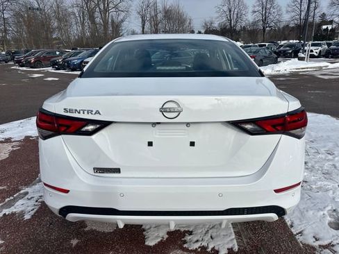 Used 2025 Nissan Sentra S image 4