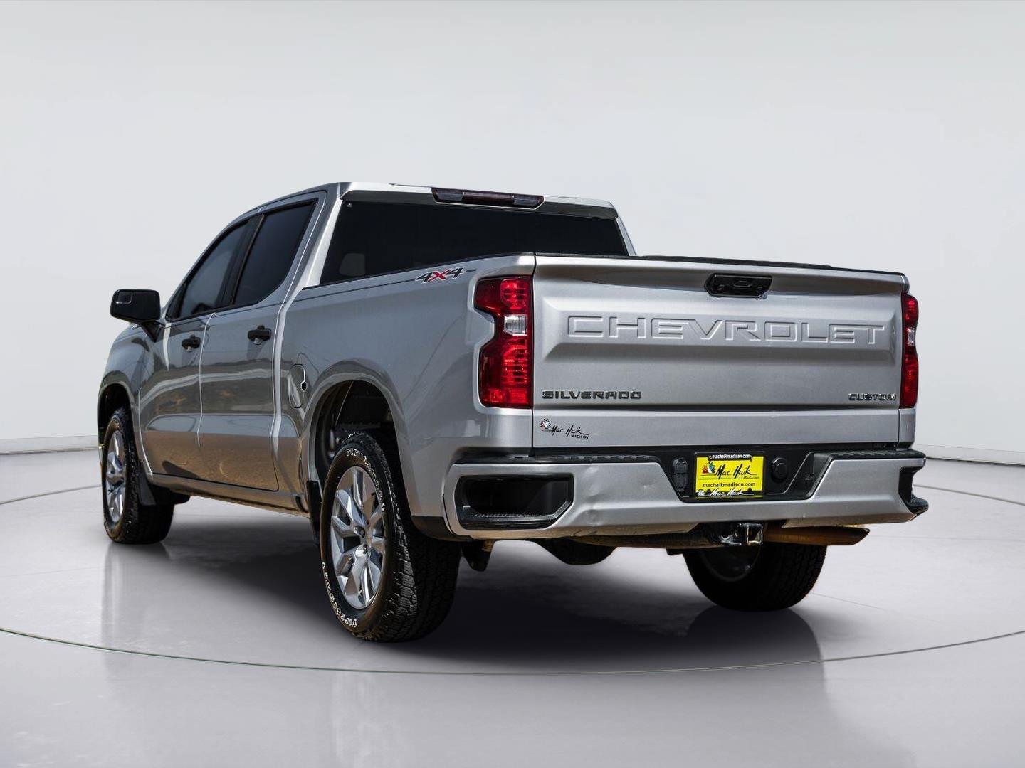 Used 2022 Chevrolet Silverado 1500 Custom AWD/4WD image 7