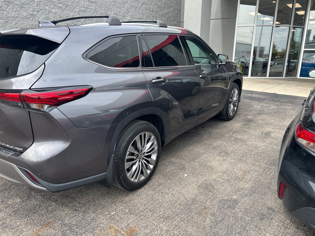Used 2021 Toyota Highlander Platinum AWD/4WD image 5