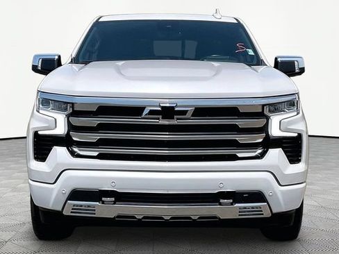 Used 2023 Chevrolet Silverado 1500 High Country w/ Technology Package AWD/4WD image 2