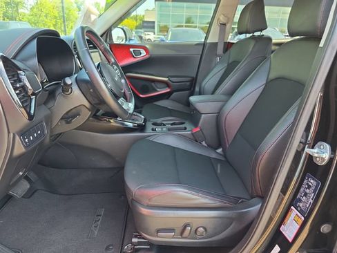 Used 2023 Kia Soul GT-Line w/ GT-Line Technology Package FWD image 10