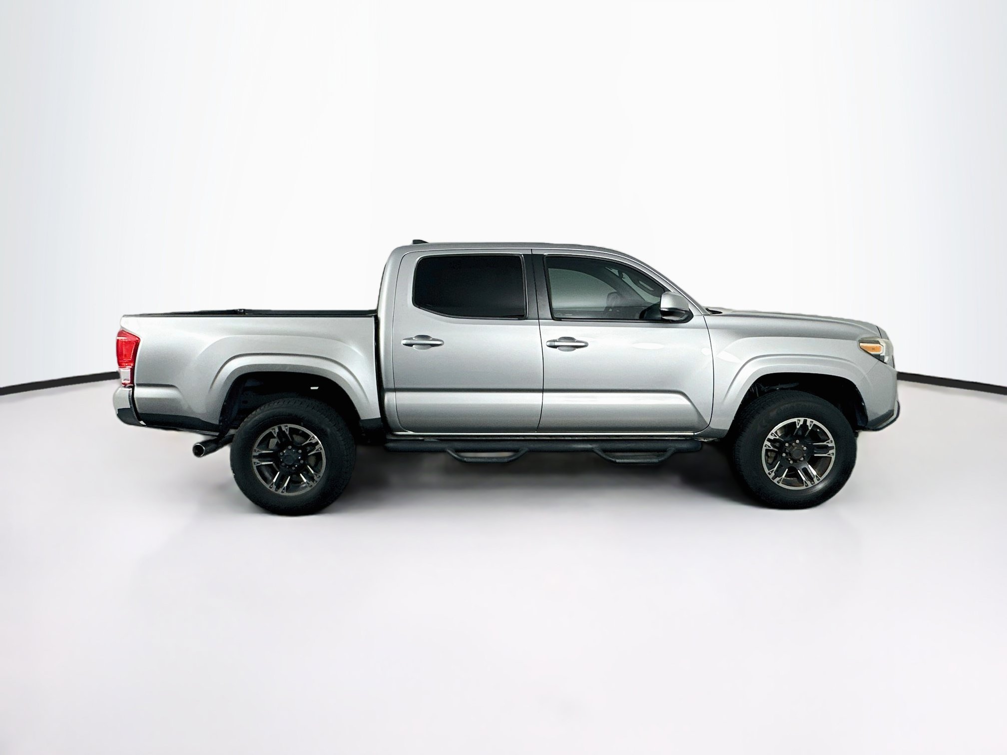 Used 2016 Toyota Tacoma SR5 w/ Towing Package RWD image 10