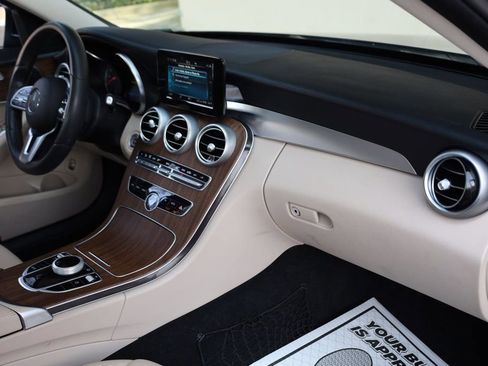 Used 2019 Mercedes-Benz C 300 4MATIC Sedan image 25