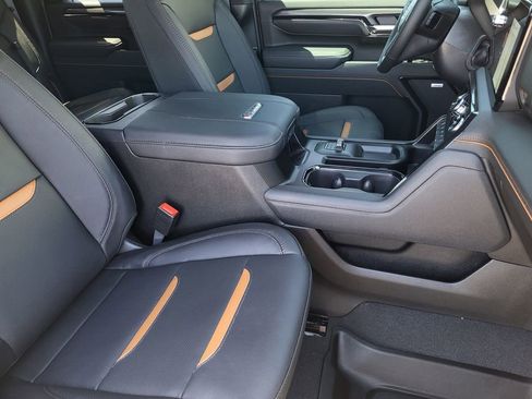New 2026 GMC Sierra 2500 AT4 w/ AT4 Premium Plus Package AWD/4WD image 9