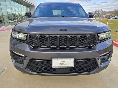 Used 2024 Jeep Grand Cherokee Limited w/ Black Appearance Package image 8