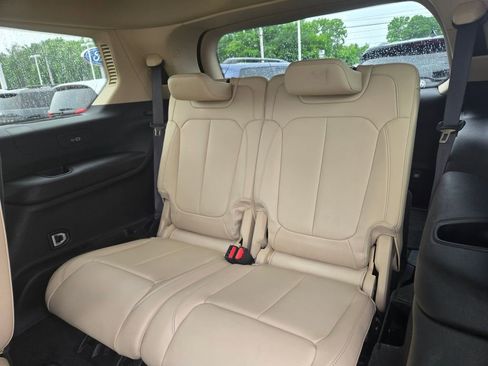 Used 2022 Jeep Grand Cherokee L Limited RWD image 9