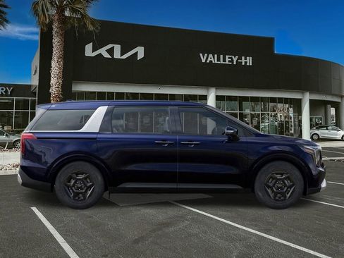 New 2026 Kia Carnival LX image 8