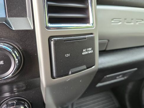 Used 2018 Ford F250 Lariat image 36