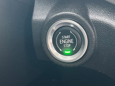 Used 2021 Chevrolet TrailBlazer LT w/ Convenience Package image 19