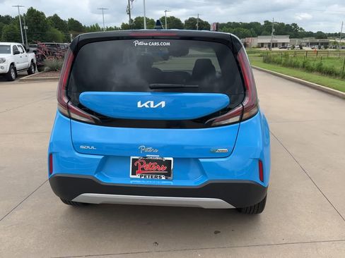 Used 2024 Kia Soul EX FWD image 8