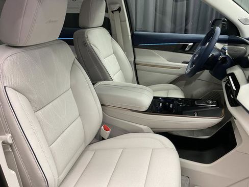 New 2026 Buick Enclave Avenir AWD/4WD image 18