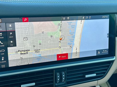 Used 2019 Porsche Cayenne Turbo image 14