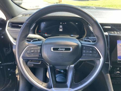 Used 2022 Jeep Grand Cherokee L Laredo AWD/4WD image 28