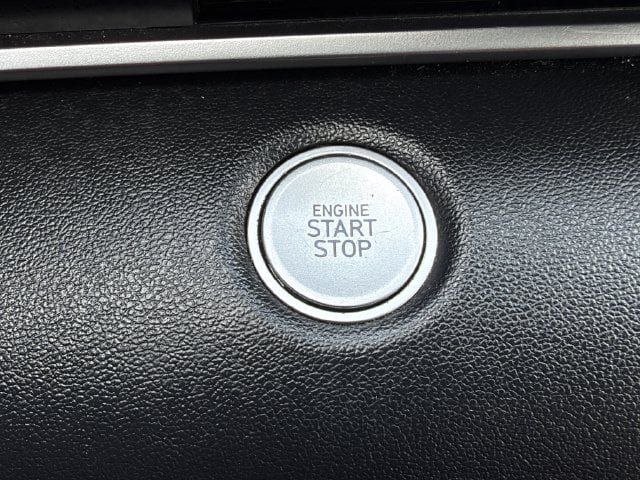 Used 2021 Hyundai Elantra SEL FWD image 18
