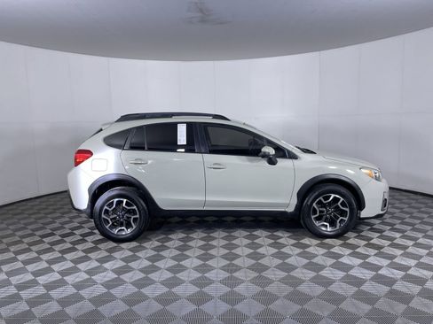 Used 2016 Subaru Crosstrek 2.0i Limited image 10