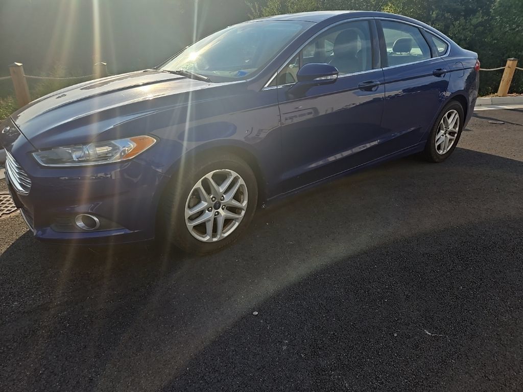 Used 2013 Ford Fusion SE FWD image 1