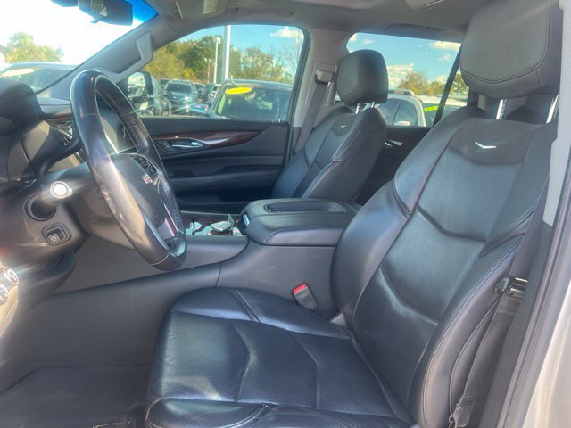 Used 2019 Cadillac Escalade Luxury AWD/4WD image 26