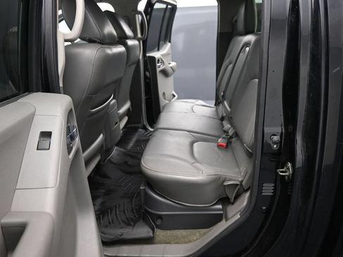Used 2012 Nissan Frontier SL AWD/4WD image 16