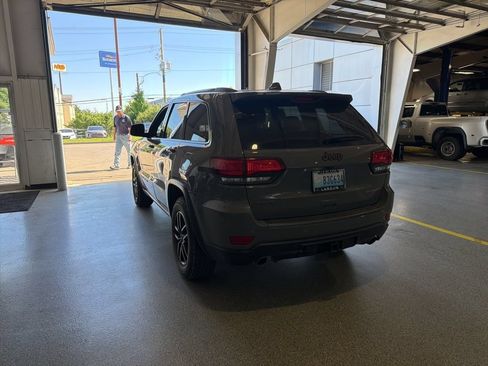 Used 2021 Jeep Grand Cherokee Trailhawk w/ Premium Lighting Group AWD/4WD image 4