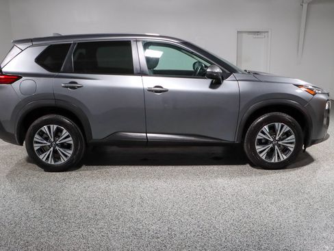 Used 2022 Nissan Rogue SV FWD image 6