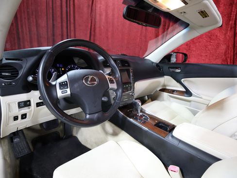 Used 2015 Lexus IS 250C w/ Navigation System Package RWD image 14