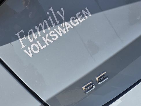 New 2026 Volkswagen Taos SE FWD image 8