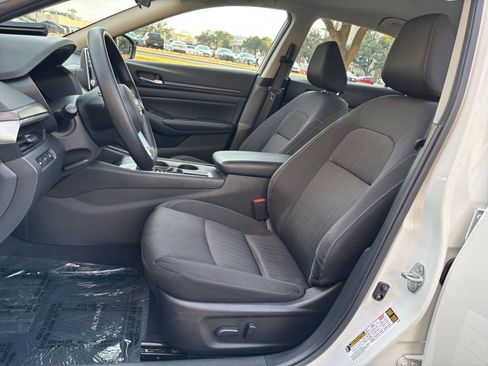 Used 2025 Nissan Altima 2.5 SV image 22