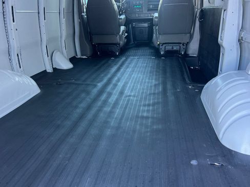 Used 2022 Chevrolet Express 2500 w/ Driver Convenience Package RWD image 17