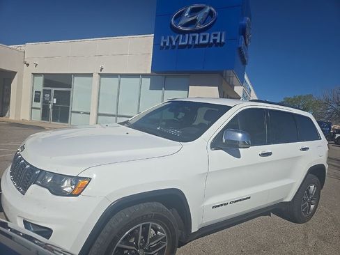 Used 2017 Jeep Grand Cherokee Limited image 1