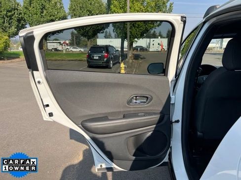 Used 2021 Honda HR-V Sport image 11