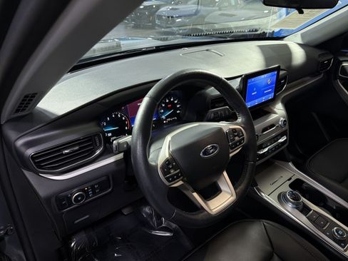 Used 2024 Ford Explorer XLT w/ Equipment Group 202A AWD/4WD image 20
