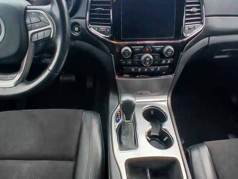 Used 2020 Jeep Grand Cherokee Altitude AWD/4WD image 19