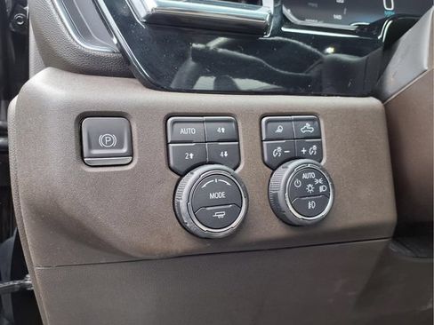 Used 2024 Chevrolet Silverado 1500 LTZ AWD/4WD image 25