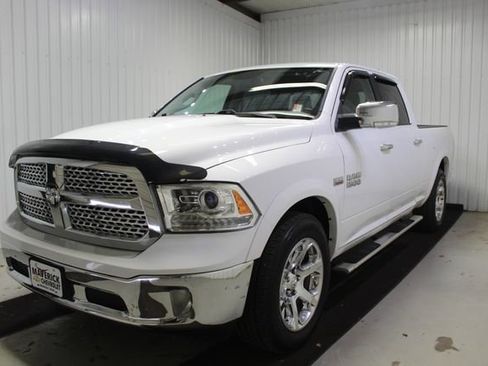 Used 2017 RAM 1500 Laramie RWD image 1