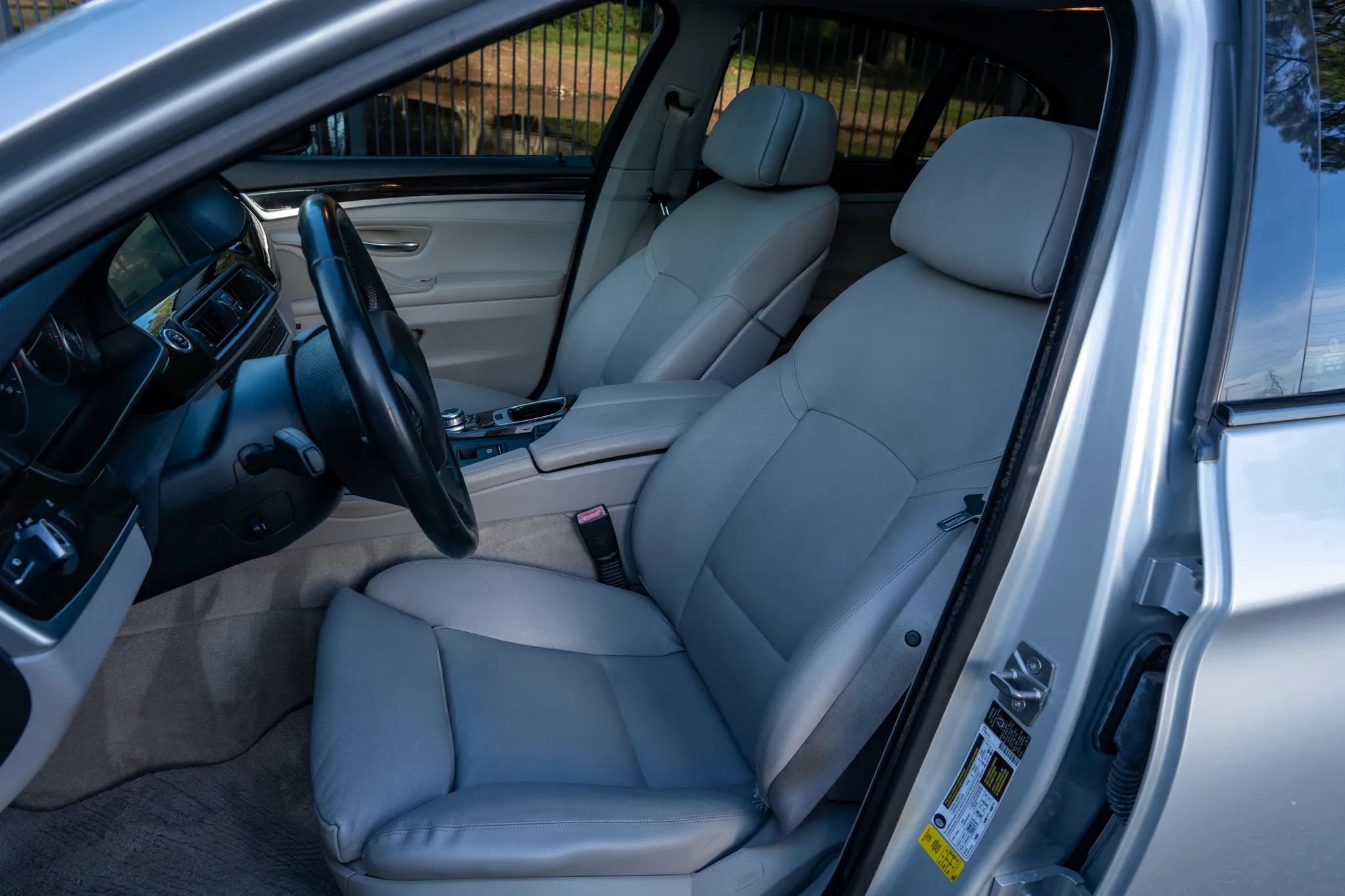 Used 2011 BMW 550i Sedan RWD image 11