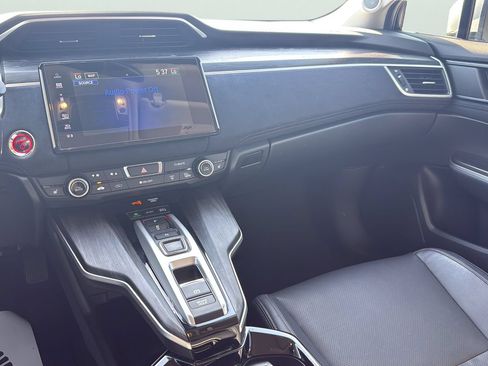Used 2018 Honda Clarity Touring image 18