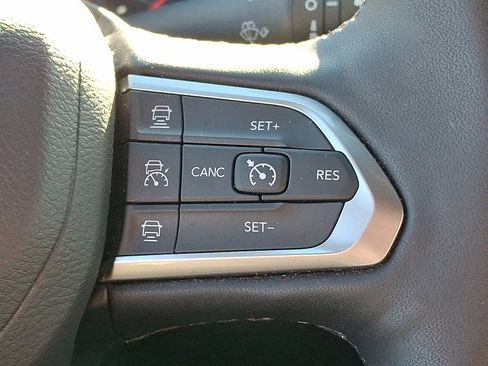 Used 2024 Jeep Compass Limited image 21