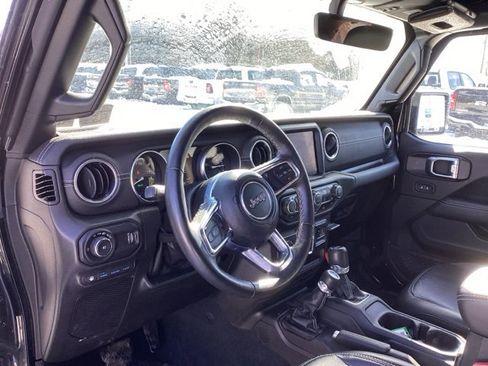 Used 2023 Jeep Wrangler Unlimited Sahara w/ Cold Weather Group image 19