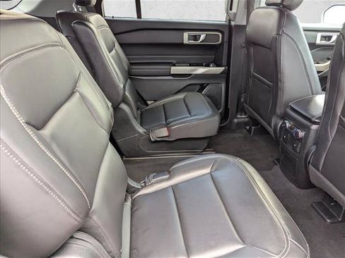 Used 2022 Ford Explorer XLT w/ Equipment Group 202A AWD/4WD image 29
