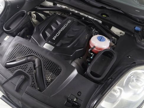 Used 2015 Porsche Macan S image 18