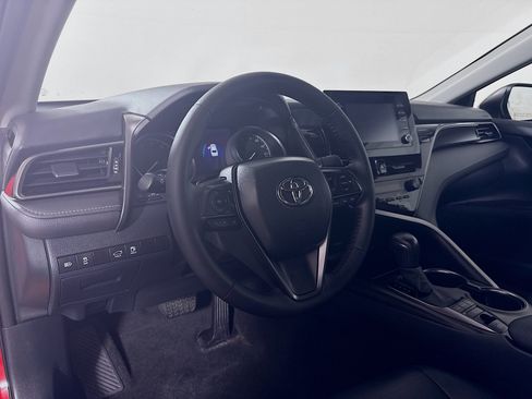 Used 2024 Toyota Camry SE AWD/4WD image 9