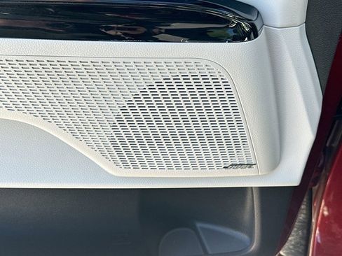 Used 2024 Kia Carnival SX Prestige image 18