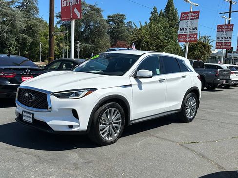Used 2025 INFINITI QX50 Pure AWD/4WD image 2
