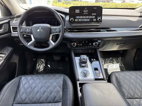 Used 2023 Mitsubishi Outlander SEL AWD/4WD image 17