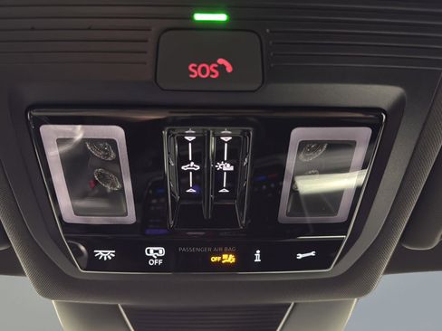 New 2026 Volkswagen Tiguan SE R-Line FWD image 29