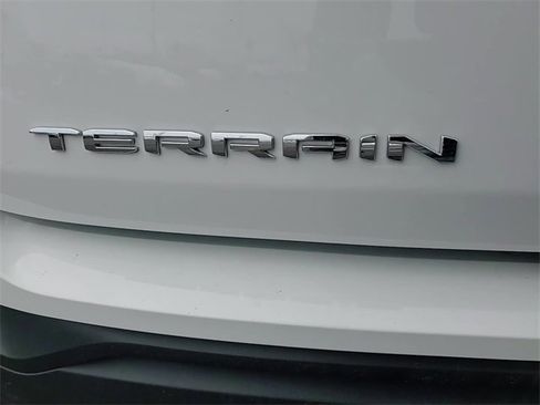Certified 2024 GMC Terrain SLE image 5