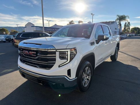Used 2024 GMC Sierra 1500 SLT image 4