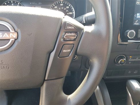 Used 2023 Nissan Frontier SV image 17