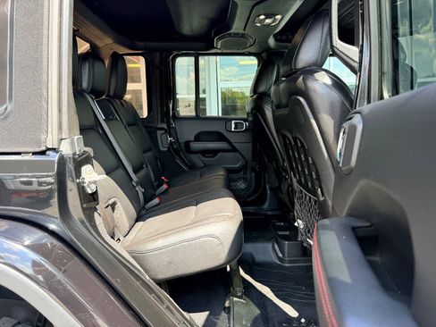 Used 2020 Jeep Wrangler Unlimited Rubicon AWD/4WD image 36