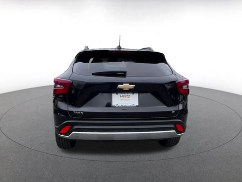 Used 2025 Chevrolet Trax LT image 12
